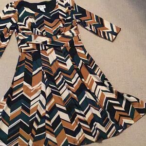 Ladies 3/4 sleeve a line pull on dress in small